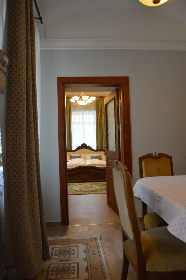My-Lord Luxapartman Eger Exterior foto